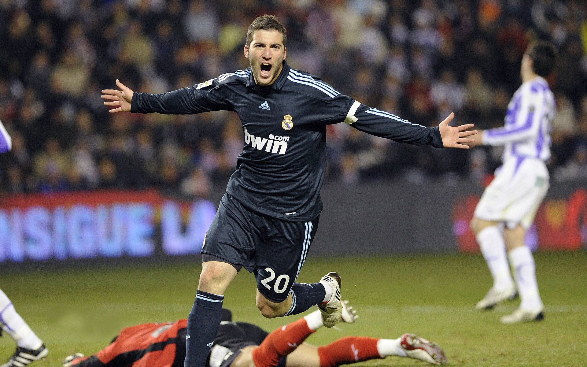 波兰泳将赫梅列夫斯基技术与速度兼备，波兰泳协