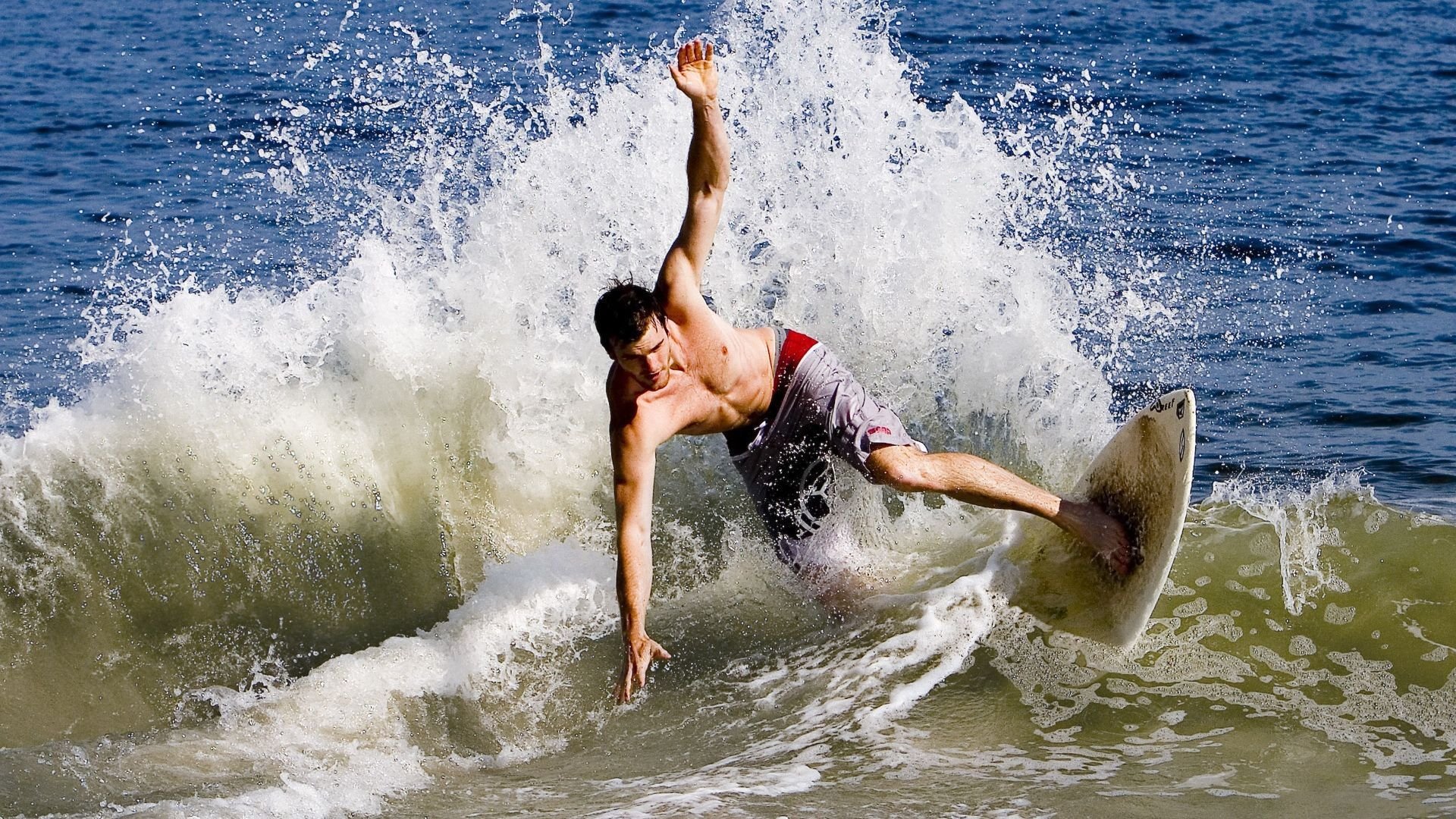 王宗源赛后感谢团队支持,王宗源夺冠